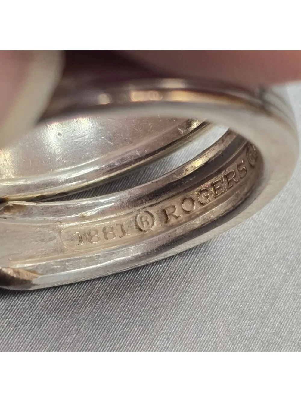 Vintage 1881 Rogers Silver Spoon Ring Wheat Bypass Band Size 8 Upcycled Jewelry - Picture 7 of 10